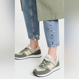 New Balance 574 Classic Sneakers, size 7